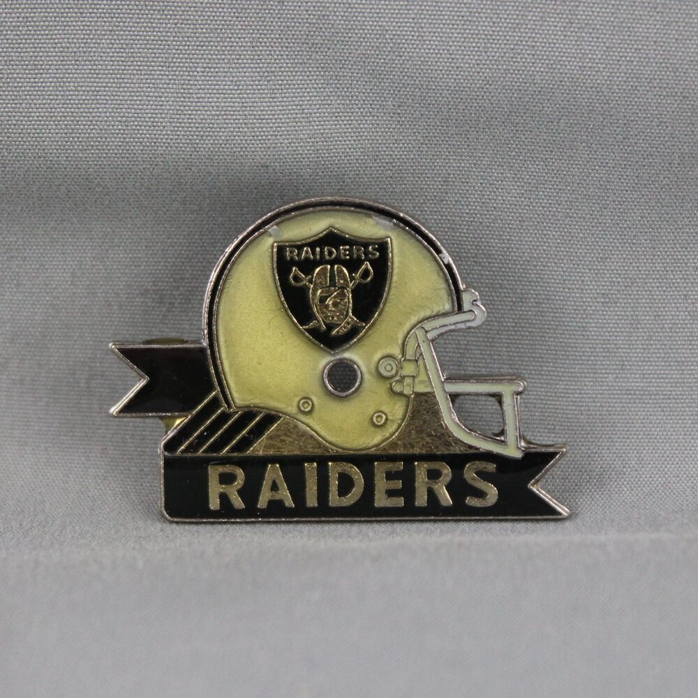 Los Angeles Raiders PIn (vTG) - Silver Helmet with Underbanner - Inlaid PIn